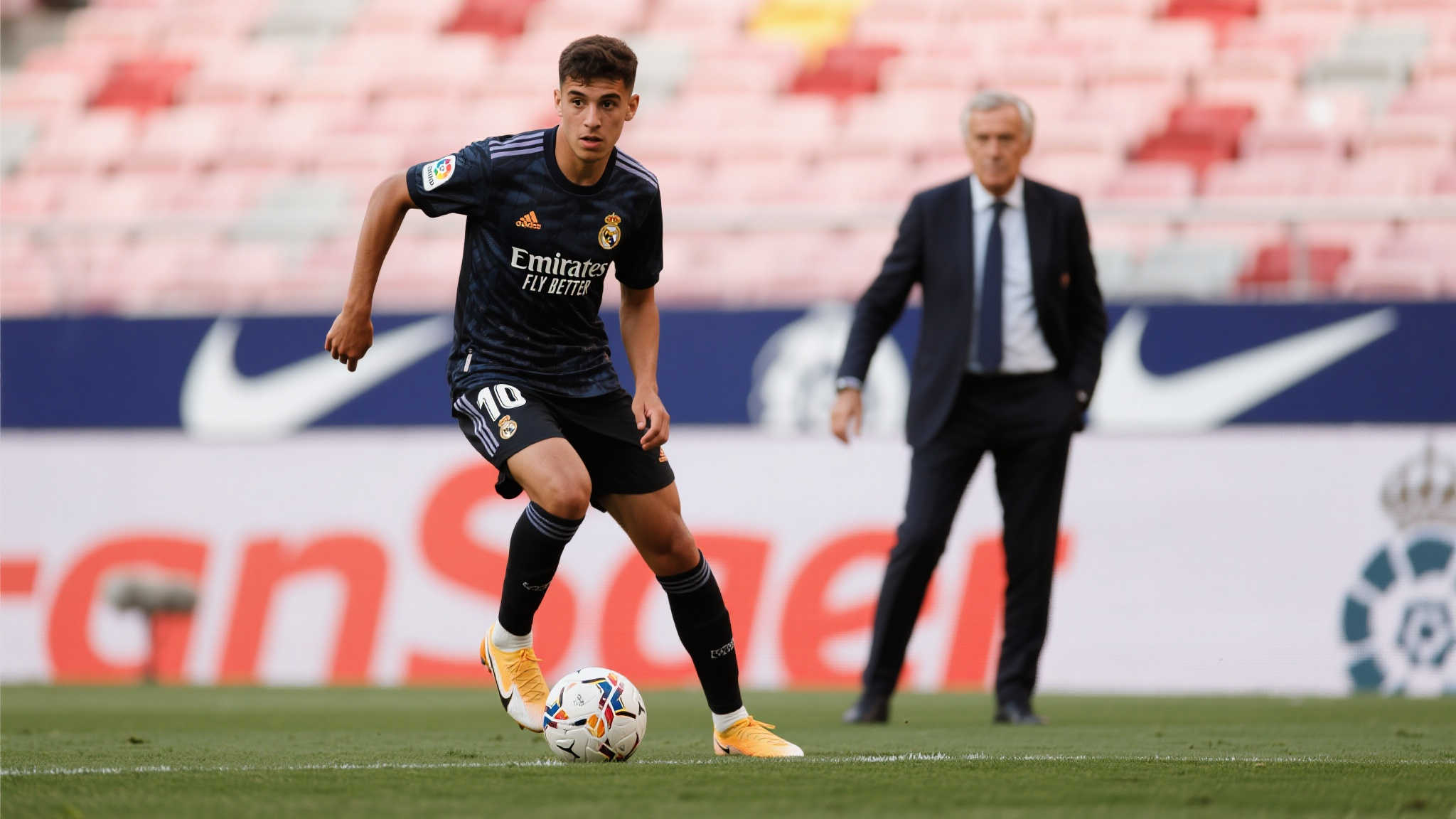 罗马诺:葡萄牙杯决赛后,阿尔瓦罗·费尔南德斯将向本菲卡表达加盟皇马的意愿 罗马诺:葡萄牙杯决赛后,阿尔瓦罗·费尔南德斯将向本菲卡表达加盟皇马的意愿